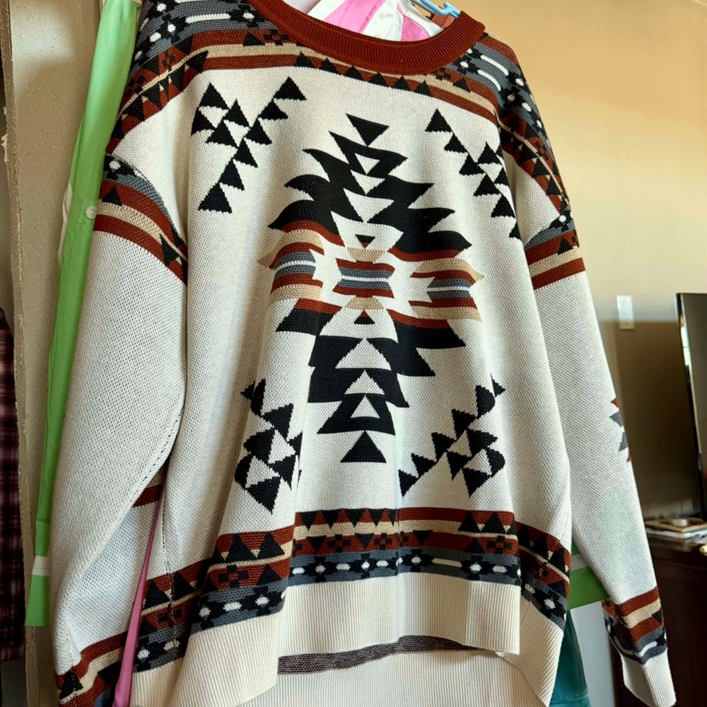 Geometric Patterned Sweater - Cream and Black